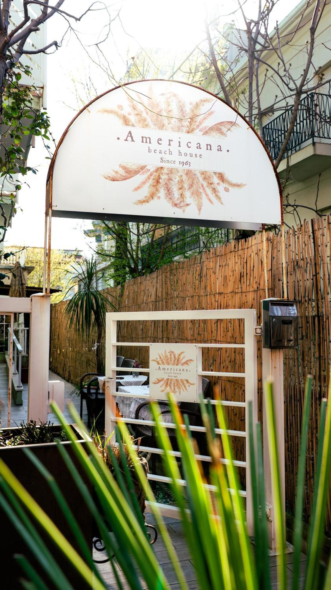 Americana Beach House Римини Екстериор снимка